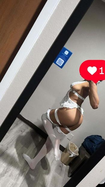 Eva, 25  female escort, Rochester