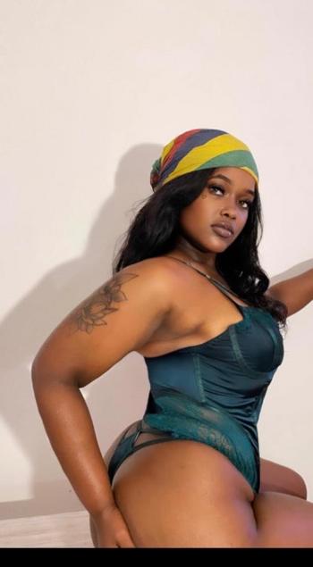 262-453-1060, 21  female escort, Rochester