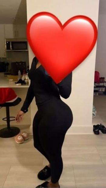 Bella, 26  female escort, Rochester